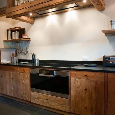 Villa Luxurious 5-bedroom Chalet Overlooking *